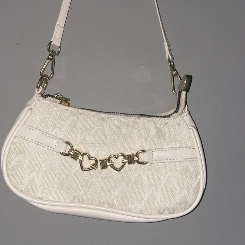 White heart handbag